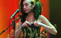 "Amy Winehouse mua ma túy trước khi chết"